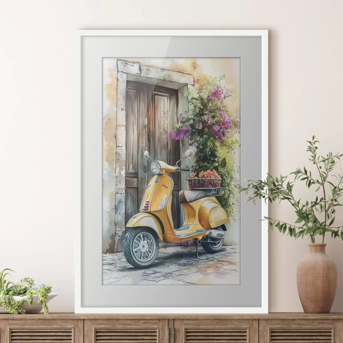 Постер Жовтий скутер Vespa біля дерев'яних дверей з квітами f44607