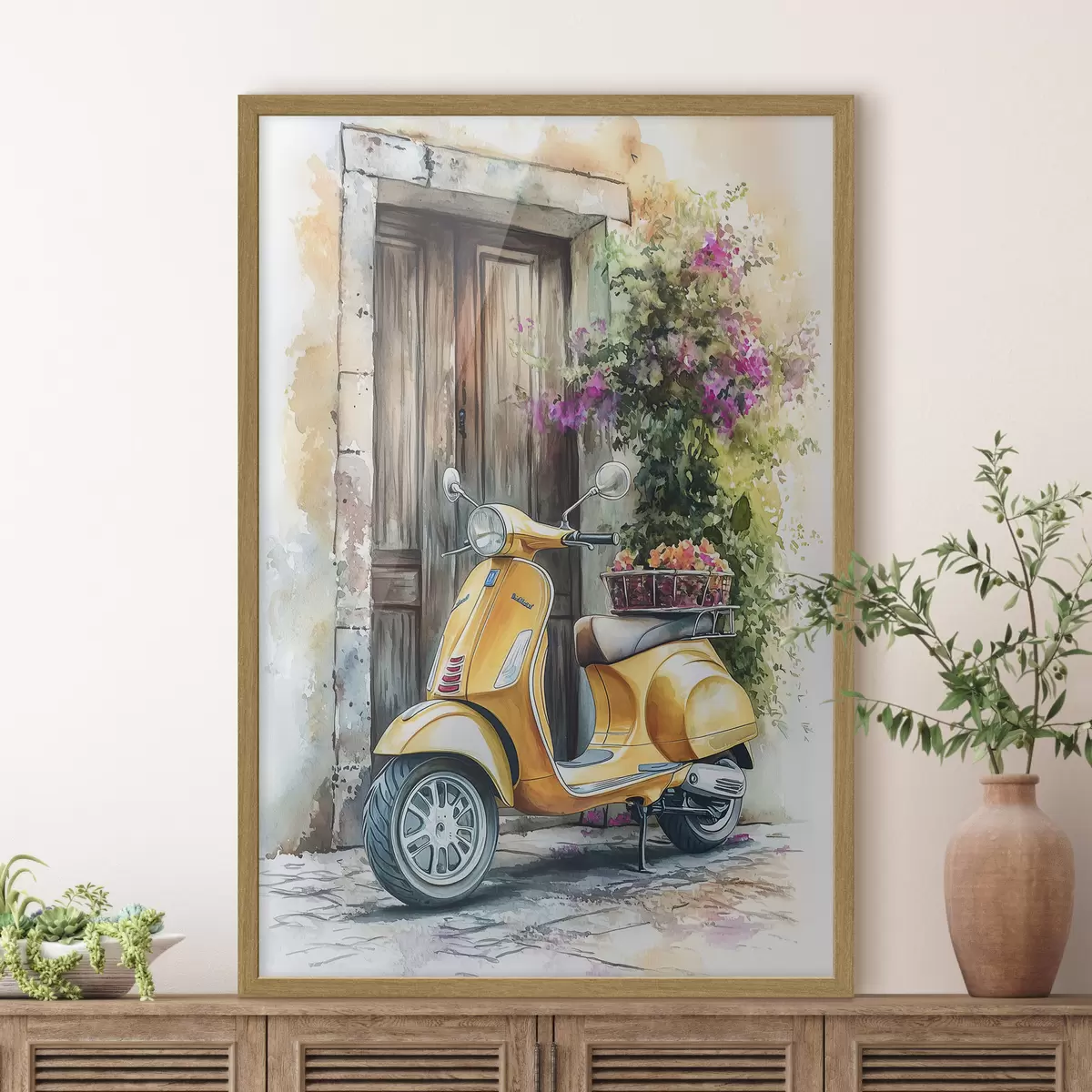 Постер Жовтий скутер Vespa біля дерев'яних дверей з квітами f44607