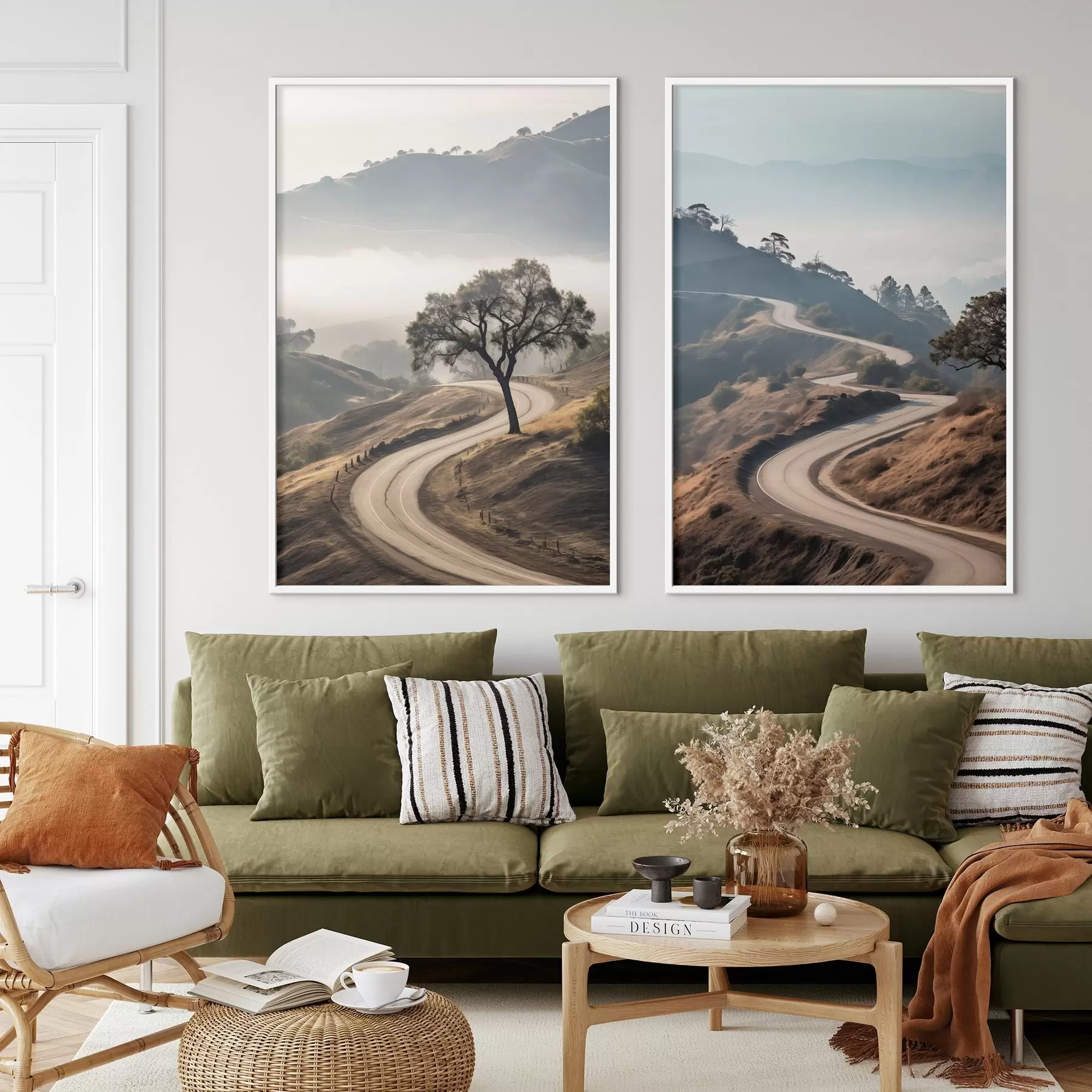 Картина Звивиста дорога через горбистий ландшафт з сухою травою під чистим небом, а вдалині видніються гори d00887