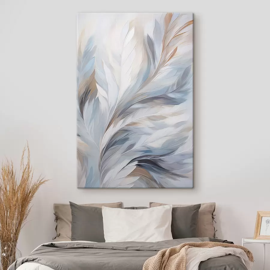 Картина Ніжні світло-блакитні та коричневі пір'їнки з м'якою, ефірною текстурою на білому тлі s47416