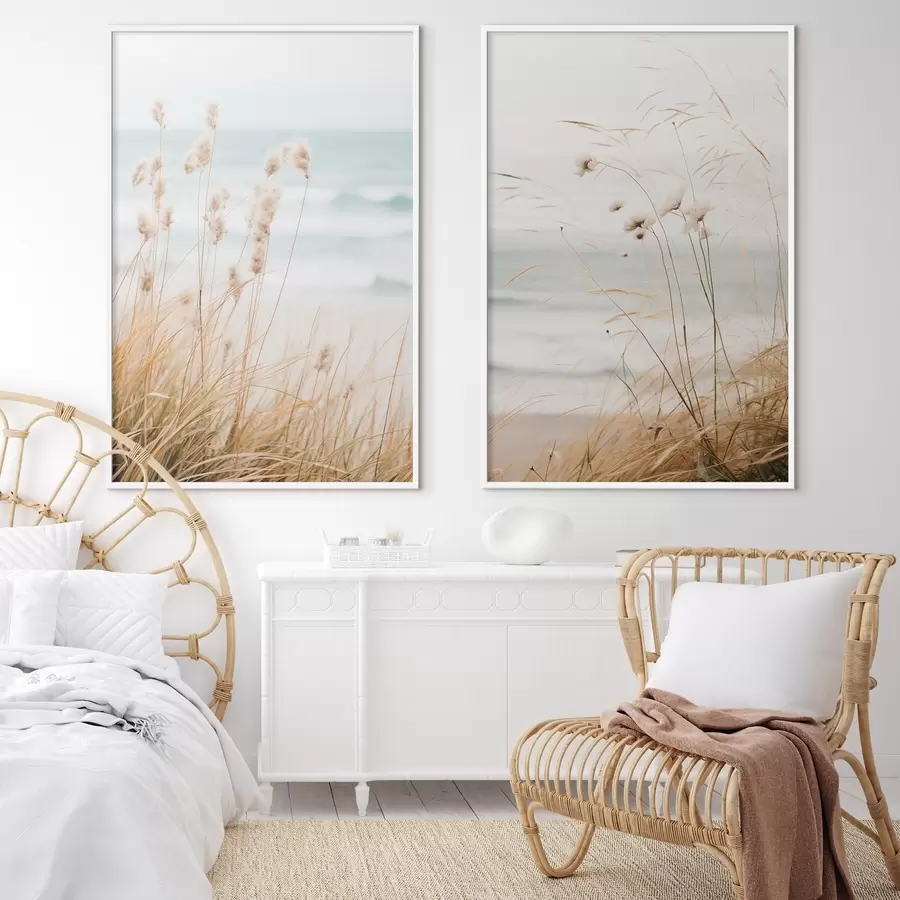 Картина Висока трава з пухнастими насінням, піщаний пляж і океанські хвилі на задньому плані, м'яка і приглушена кольорова гама d00650