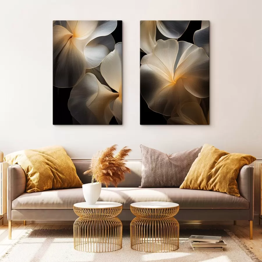 Картина Абстрактні прозорі пелюстки з витонченими лініями на темному тлі m30050
